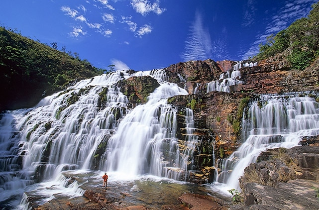 Waterfalls_of_Saint_Vicent_Chapada_dos_Veadeiros_Goias_Brazil-via-Commons-Wikimedia